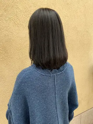 ミディアム カラー 塩谷 雪花のヘアスタイル