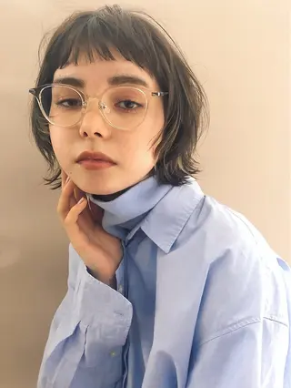 ショート カラー Loom.所属・村上雅人 ナチュラルモードのヘアスタイル