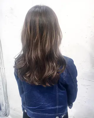 セミロング カラー パーマ ✨艶髪✨透明感✨ 山内大樹のヘアスタイル