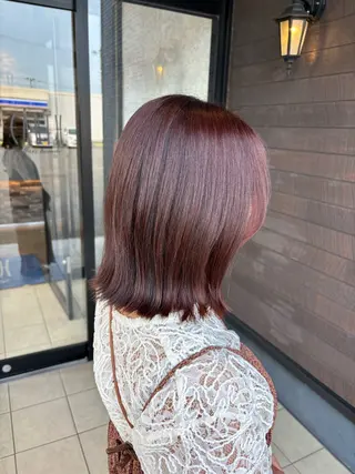 ミディアム earth ノノカ 柔らかベージュカラーのヘアスタイル