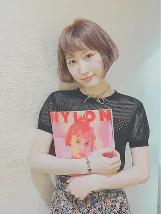 ミディアム カラー ウルフカット／吉村 桃子のヘアスタイル