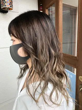 セミロング カラー レイヤーカット匠 イソザキノリユキのヘアスタイル