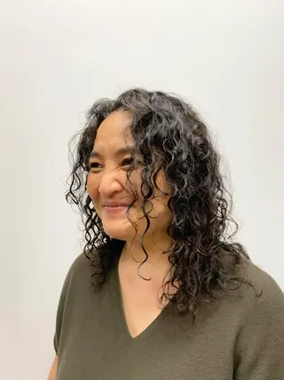 ミディアム パーマ KAH所属・Koichi Satoのヘアスタイル