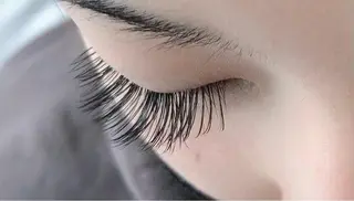 マツエク・マツパ fleur（フルール）所属・fleur フルールのマツエク・マツパデザイン