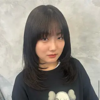 セミロング 松川ヒナ|韓国レイヤ /耳つぼジュエリーのヘアスタイル