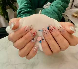 ネイル バラ ばらのネイルデザイン