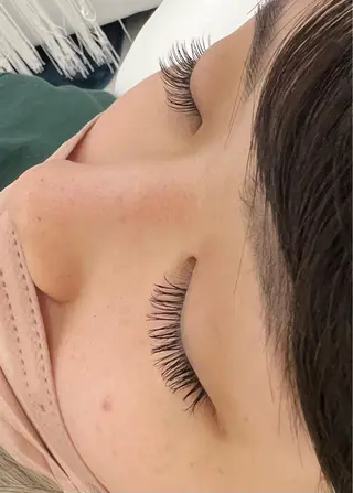 マツエク・マツパ Lilaリラ　豊中店所属・Lila豊中店 Yukaのマツエク・マツパデザイン