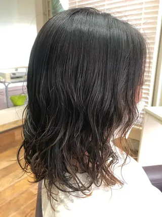 ミディアム パーマ 嘉手納美容室 ルアナエヴァのヘアスタイル