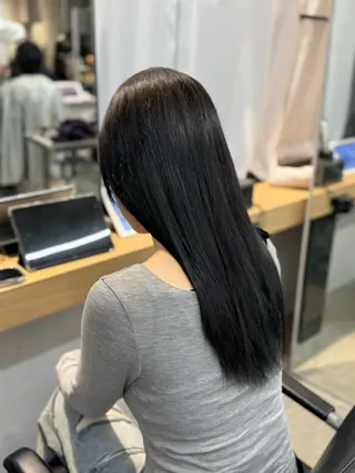 セミロング leo/ロング／ レイヤーカット⛈️のヘアスタイル