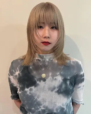 ミディアム レイヤーカット\ウル フ　chinatsuのヘアスタイル