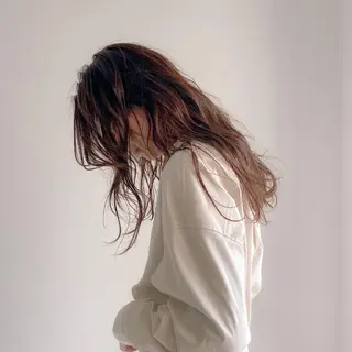 セミロング カラー THE DAY所属・AKI HASHIMOTOのヘアスタイル