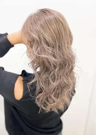 セミロング カラー 🦋高瀬寛菜🦋 韓国/ブリーチのヘアスタイル