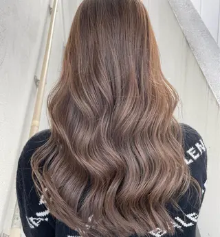 ロング カラー オフホワイトアンドなんば所属・福西 洋斗のヘアスタイル