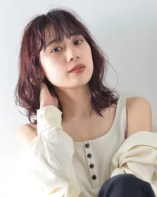 ミディアム YUZA grow hair 【ユーザ グロウ ヘア】所属・縮毛矯正/似合わせ カット/伊藤はるかのヘアスタイル