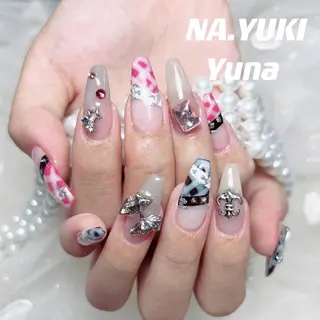 ネイル 🦋 Queenieのネイルデザイン