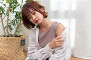 ミディアム 隅田 美樹のヘアスタイル