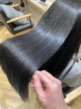 ロング ハッシュカット🖤 レイヤー/透けカラーのヘアスタイル