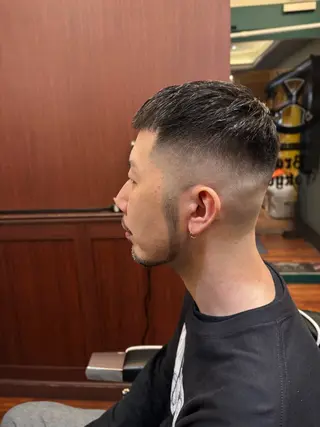 ショート BroTokyo Barbershop 銀座店所属・大河 たいがのヘアスタイル
