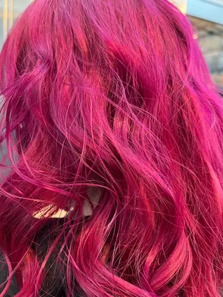 ミディアム カラー Haco＋所属・ウルフ/レイヤー Miinaのヘアスタイル