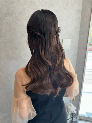 ヘアアレンジ Rio/ヘアセット/ ハイトーンカラーのヘアスタイル