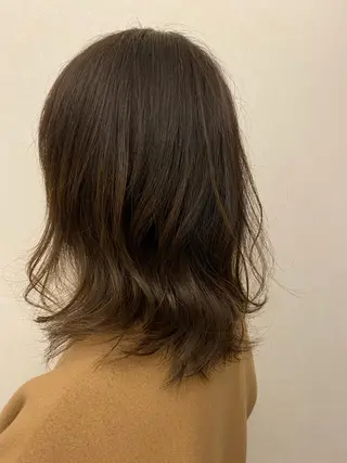 ミディアム 大内 郁のヘアスタイル