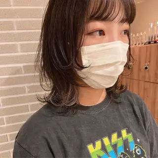 ミディアム カマチョ タイスのヘアスタイル