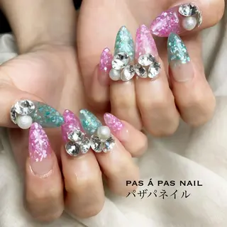 ロング ネイル Yakko pas á pasのネイルデザイン