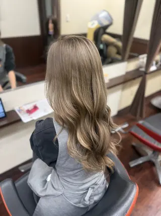 ロング 鈴木 美佑のヘアスタイル