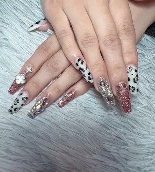 ネイル シェヌネイル JURAのネイルデザイン