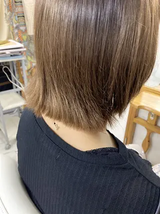 ミディアム カラー CRADLE Takeuchiのヘアスタイル