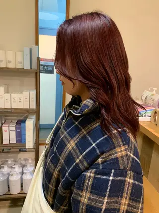 ミディアム ミルクティーベージュ の魔術師　manaeのヘアスタイル