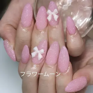 ネイル フラワー ムーンのネイルデザイン