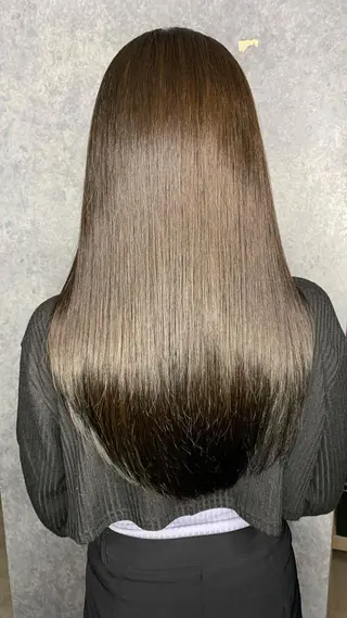 ロング カラー AiRU hair MIYUUのヘアスタイル