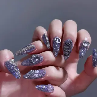 ネイル Queens テイのネイルデザイン