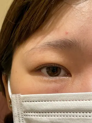 マツエク・マツパ cure所属・井上 真里奈のヘアスタイル