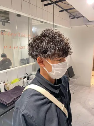 ショート カラー パーマ ヘアアレンジ メンズ アイブロウ スパイキー/フェザー /波巻き/かいとのヘアスタイル