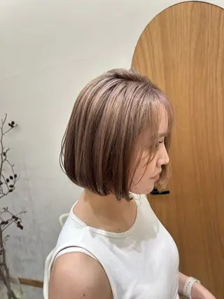 ショート なつめ🐶ショート ベージュカラーのヘアスタイル