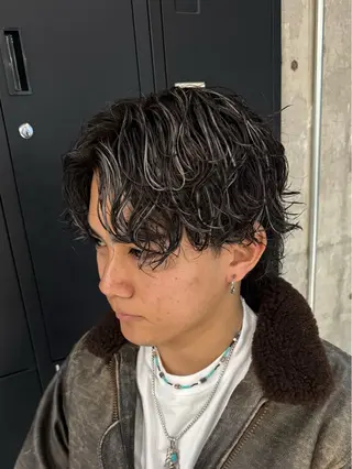 ショート カラー パーマ メンズ 町田MENS外国人風 ハイライト🔥TOMのヘアスタイル