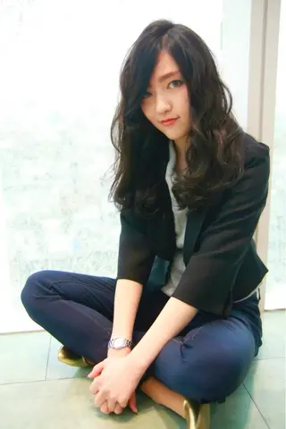 ロング カラー パーマ Re:ta Hair 飯田淳平のヘアスタイル