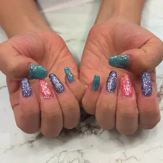 ネイル Honey Bee所属・Honey Bee Mikuのネイルデザイン