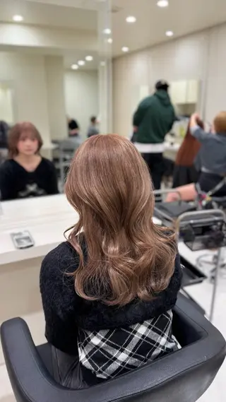 ロング ️🫧 AINE 🫧ハイトーンカラーのヘアスタイル
