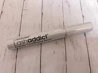 Comely.所属・谷川 恵里のマツエク・マツパデザイン