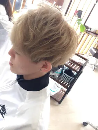 ショート カラー メンズ ALOHANA 津店所属・TSUBASA▫️ ブリーチ#エクステのヘアスタイル