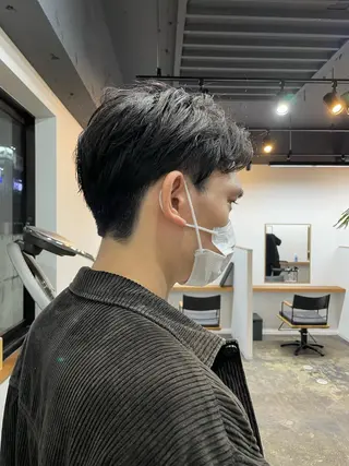 メンズ ミルクティー× グレージュMOMOのヘアスタイル