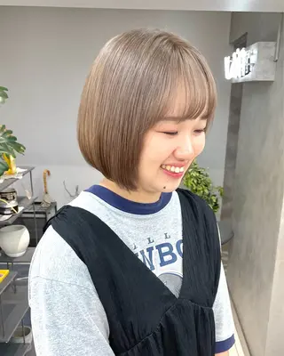 ショート カラー ヘアアレンジ ボブ/透明感ベージュ 🫧クルミ🌟のヘアスタイル