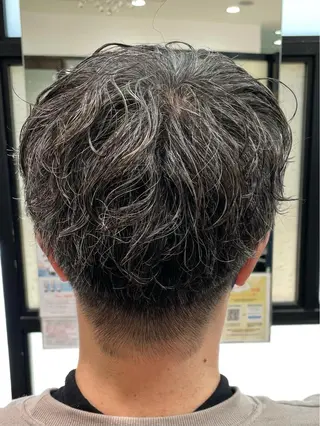 ショート パーマ メンズ 井上 武輝のヘアスタイル