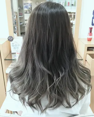 ロング カラー 🐝肥田 しょーと🐝のヘアスタイル