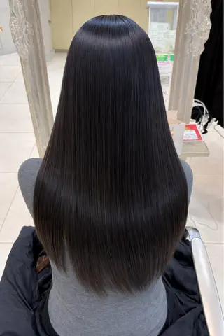 ロング 磯谷 怜寿のヘアスタイル