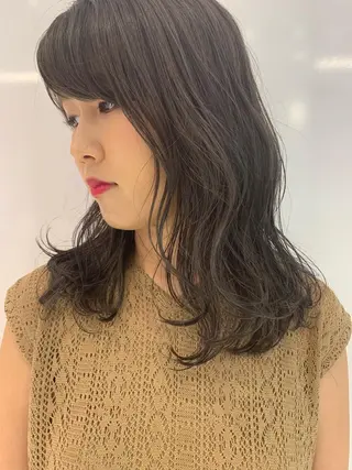 ミディアム カラー ハッシュカット/ハイ トーン/MANAMIのヘアスタイル