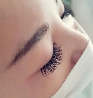 マツエク・マツパ Lily所属・大野 友梨のヘアスタイル